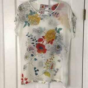 Beautiful Floral Print Women's Top by Johnny Was, size Medium
